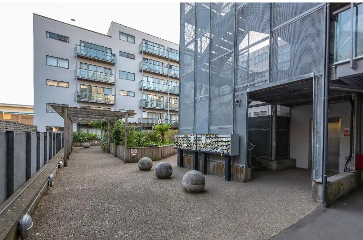 Large American Loft Style Apartment Close To Centre London United Kingdom